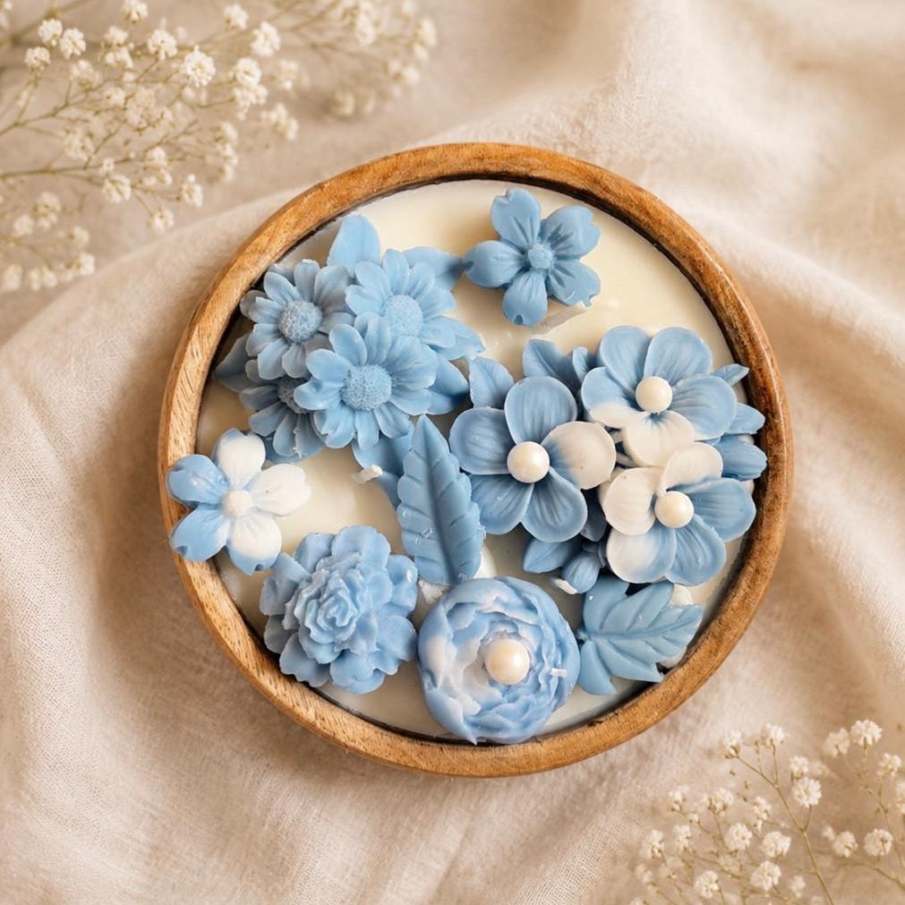 Sky Blue Hydrangea & Pearl Wooden Urn Candle