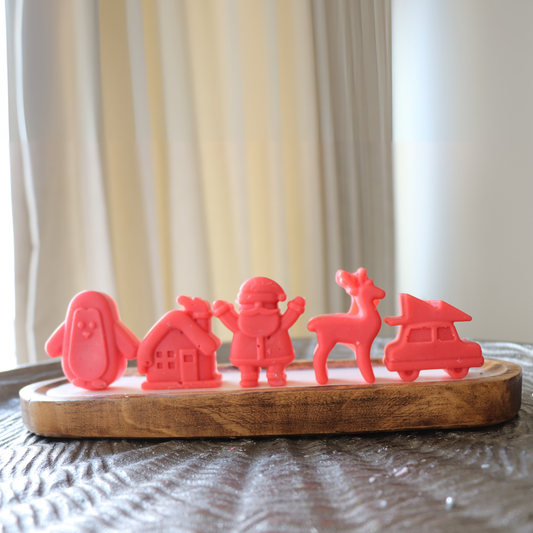Crimson Noel Ornaments Candle