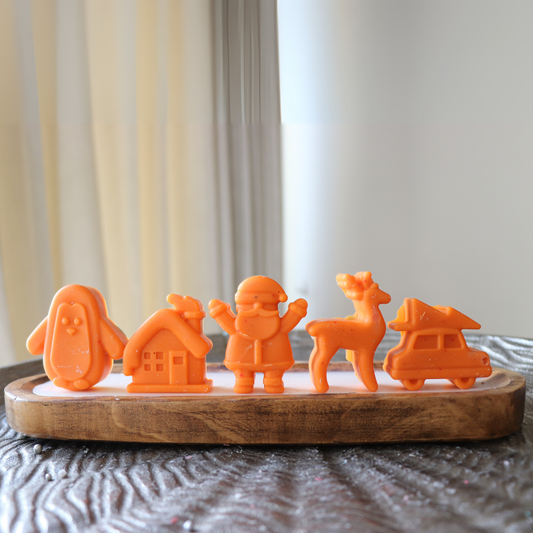 Amber Noel Ornaments Candle